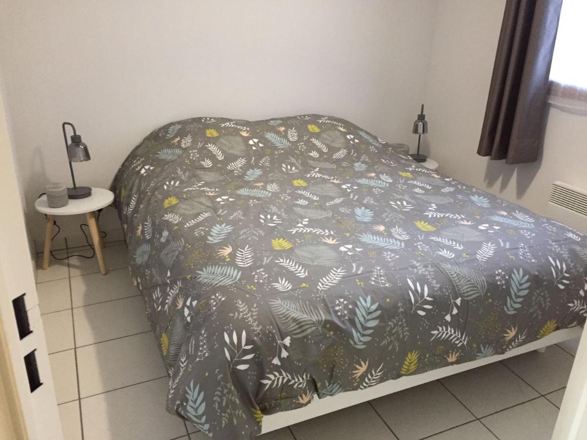 Appartement Offrant Une Magnifique Vue Des Montagnes Сен-Леже-ле-Мелез Екстериор снимка